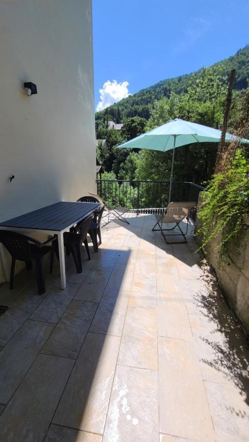 Joli Appartement Renove Avec Terrasse Brides-les-Bains Exterior photo
